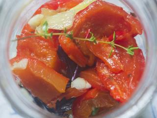 Jak zavařit pečené papriky a jak na krémovou polévku z pečených paprik | recepty