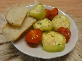 Jak připravit papriky plněné vaječnou pomazánkou | recept