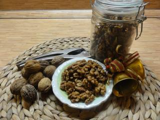 Jak připravit vlašské ořechy nebo mandle v cukrové glazuře 