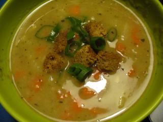 Jak připravit chlebovou polévku s kořenovou zeleninou | recept