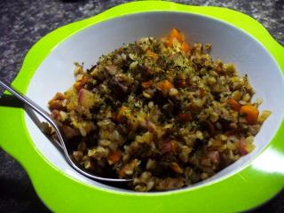 Pohankové rizoto s ředkvičkami, mrkví a hovězím masem | recept