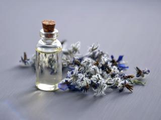 Jak si vyrobit tuhý parfém | návod