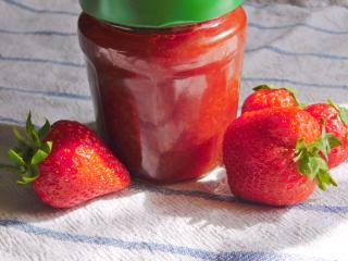 Jak připravit jahodovo-rebarborový džem | recept