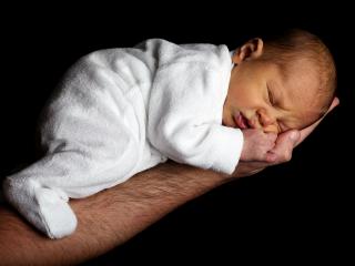 Jak poznat a řešit kojeneckou koliku | rady