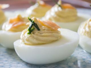 Jak připravit vejce s lososovou pěnou | recept