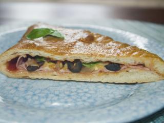 Jak připravit italskou pizza kapsu calzone | recept