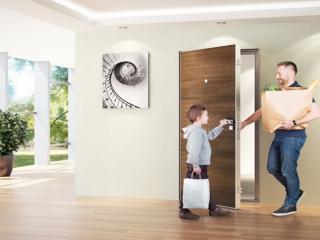Jak vybrat dřevěné vchodové dveře do domu? Mand CZ vše zařídí