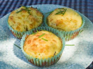 Jak upéct slané muffiny s feferonkami a sýrem | recept