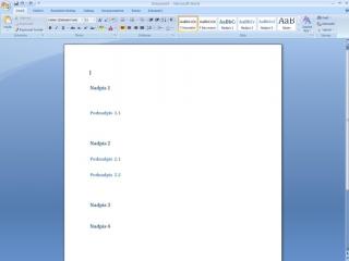 V Microsoft Word otevřete nový dokument. Pomocí stylů s názvy Nadpis 1 a Nadpis 2 vytvořte základní kostru budoucího dokumentu. Nadpis 1 berte například jako nadpis kapitoly, Nadpis 2 jako podnadpis dané kapitoly (stejně jsou koncipovány knihy či různé příručky).