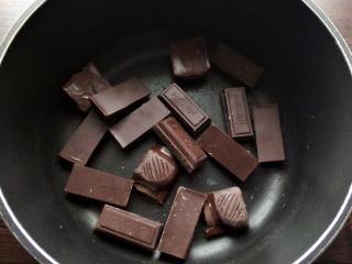 Jak udělat domácí čokoládový likér | recept na vánoční likér
