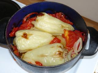 Jak udělat plněnou papriku v rajčatové omáčce | recept