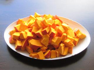 Jak zapéct bramborové noky s dýňovou omáčkou a sýrem | recept i pro vegetariány Jak zapéct bramborové noky s dýňovou omáčkou a sýrem | recept i pro vegetariány