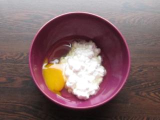 Jak upéct vláčné Cottage bochánky s olivami a sušenými rajčaty | recept Jak upéct vláčné Cottage bochánky s olivami a sušenými rajčaty | recept