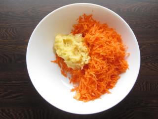 Jak připravit jemnou celerovou pomazánku s mrkví a jablkem | recept Jak připravit jemnou celerovou pomazánku s mrkví a jablkem | recept
