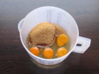 Jak upéct kávové řezy s tvarohovým mramorováním | recept