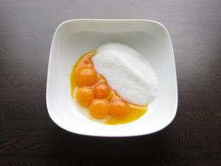 Jak upéct piškotové řezy s ořechovým krémem a čokoládou | recept Jak upéct piškotové řezy s ořechovým krémem a čokoládou | recept