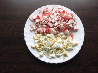 Jak na salát z čínského zelí, krabích tyčinek a vajíček | recept na zeleninový salát Jak na salát z čínského zelí, krabích tyčinek a vajíček | recept na zeleninový salát