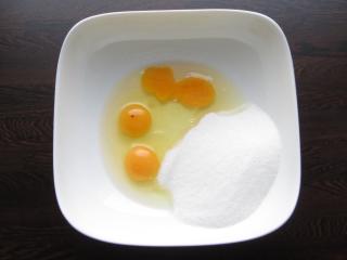 Jak na rychlý litý koláč s jablečnou náplní | recept Jak na rychlý litý koláč s jablečnou náplní | recept