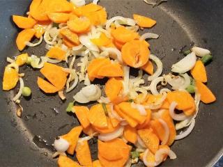 Jak připravit restovaná játra s opékanou zeleninou | recept