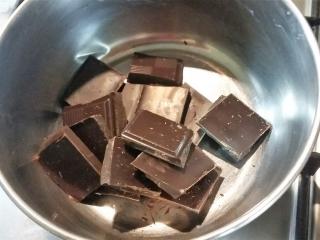Jak na čokoládové pralinky se smetanou a vlašskými ořechy | recept
