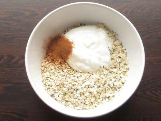 Jak bleskově připravit ranní borůvkové vločky | recept na zdravou snídani