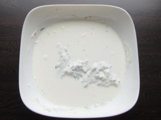 Jak si doma připravit čerstvý smetanový sýr s bylinkami | recept
