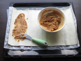 Jak na křehké čokoládovo-arašídové věnečky z listového těsta | recept Jak na křehké čokoládovo-arašídové věnečky z listového těsta | recept