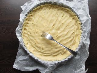 Jak upéct luxusní křehký koláč s citronovým krémem a borůvkami | recept