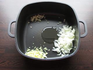 Jak uvařit ostrou dýňovou polévku s kari pastou a kokosovým mlékem | recept