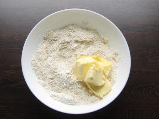 Jak upéct křehké máslové tyčinky s marmeládou | recept na cukroví