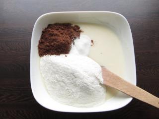 Jak upéct lahodné kakaové řezy s jogurtem a kokosovým krémem | recept