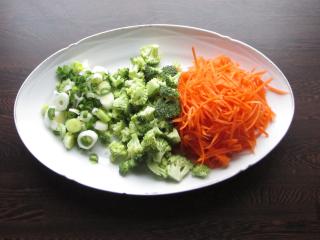 Jak na rychlé asijské stir fry s tofu a čínskými nudlemi | recept Jak na rychlé asijské stir fry s tofu a čínskými nudlemi | recept