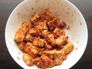 Jak naložit tofu se sušenými rajčaty | recept