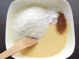Jak upéct kokosový koláč s tvarohem a povidly | recept