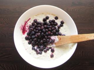 Jak připravit pečené jogurtové vločky s borůvkami | recept