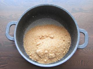 Jak upéct křehké řezy s ořechovou nádivkou | recept na sladké pohoštění
