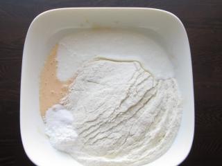 Jak upéct lahodnou kefírku se sušeným ovocem | recept