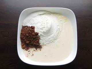 Jak upéct vláčnou kakaovou bublaninu s meruňkami a tvarohem | recept Jak upéct vláčnou kakaovou bublaninu s meruňkami a tvarohem | recept