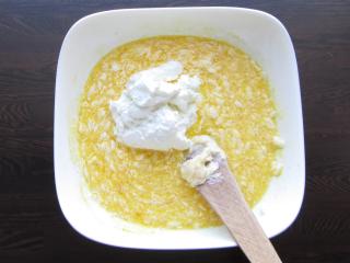 Jak na třenou levandulovou bábovku s tvarohem | recept na sladké pečení Jak na třenou levandulovou bábovku s tvarohem | recept na sladké pečení