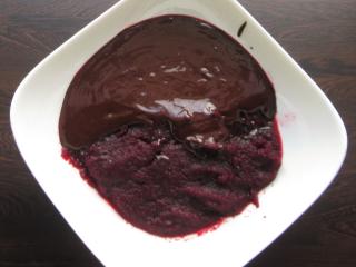 Jak upéct brownies z červené řepy a mandlí | recept na moučník z červené řepy Jak upéct brownies z červené řepy a mandlí | recept na moučník z červené řepy
