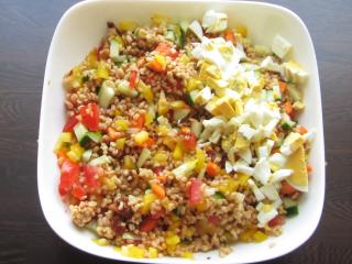 Jak zpestřit jídelníček salátem z bulguru | recept se zeleninou
