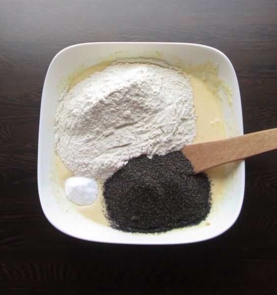 Jak upéct makový koláč s plátky pomerančů | recept
