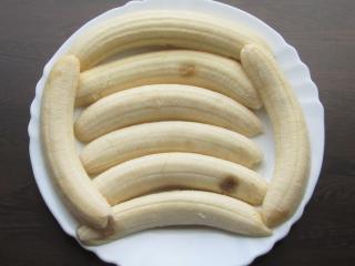Jak upéct listový banánový koláč s karamelem