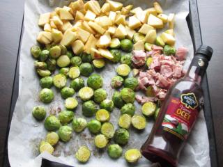 Jak upéct kapustičky se slaninou a jablky | recept Jak upéct kapustičky se slaninou a jablky | recept