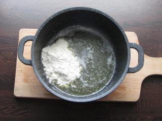 Jak zapéct špenát s vejci pod bešamelovou peřinkou | recept