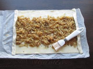 Jak upéct křehký cibulový závin | recept