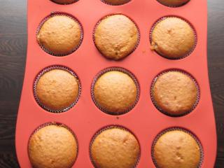 Jak upéct majolkové muffiny s pomerančovým nádechem | recept