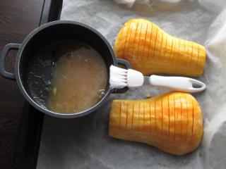 Jak upéct máslovou dýni s kořeněnou marinádou a bobkovým listem | recept