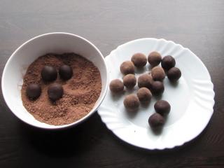 Jak ukoulet čokoládové lanýžové kuličky | recept