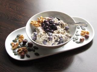 Jak bleskově připravit ranní borůvkové vločky | recept na zdravou snídani